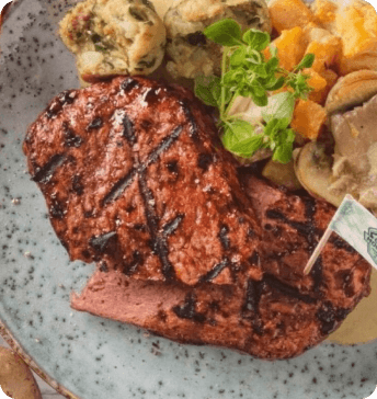 Steak mit Austernpilzragout und Mangoldknödel