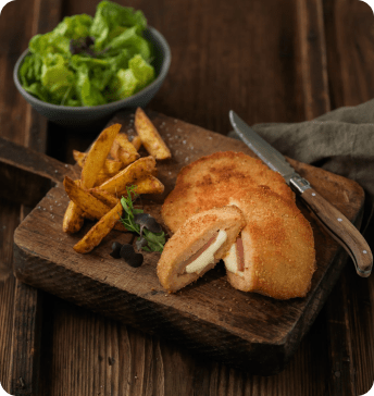 Cordon Bleu mit Wedges und Salat