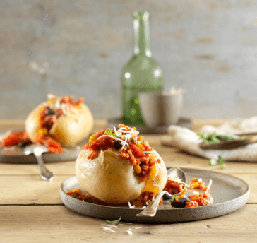 Chili sin carne in einer Kartoffel, Chili sin carne in a potato, Chili sin carne dans une pomme de terre